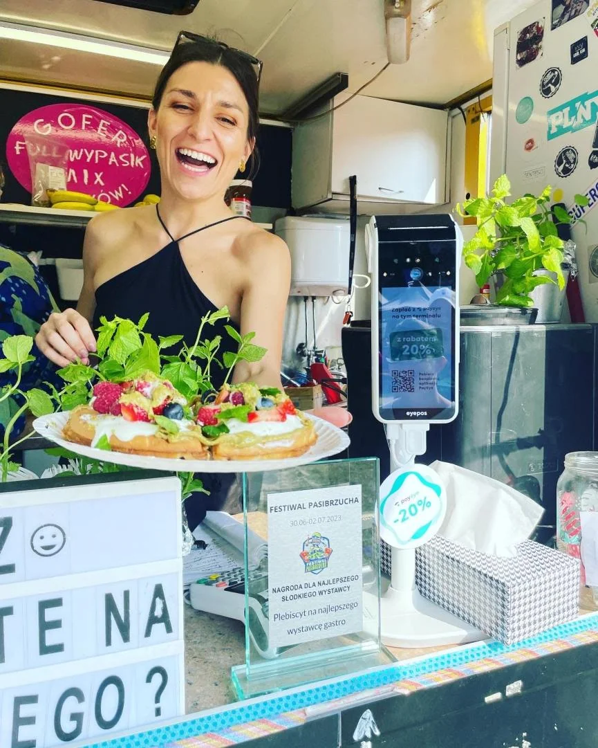 Food truck TenTego serwujący rzemieślnicze gofry we Wrocławiu